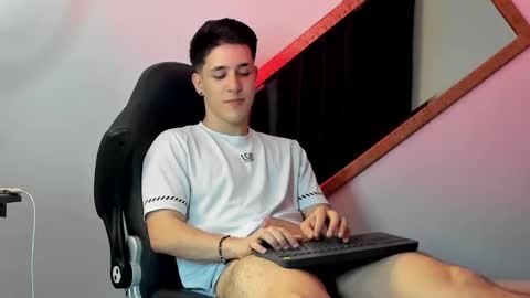 Snapshot of adan_rivas chatting on 03-11-25, 04:21 adan online show from 03-11-25, 04:21