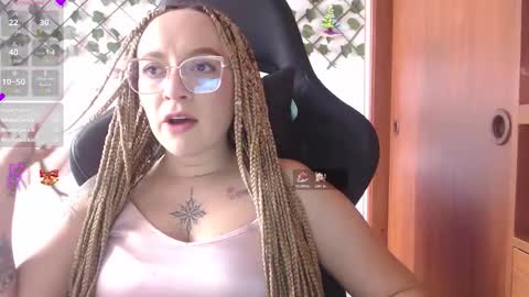 Snapshot of adaraah_ chatting on 12-14-25, 08:13 adaraah online show from 12-14-25, 08:13