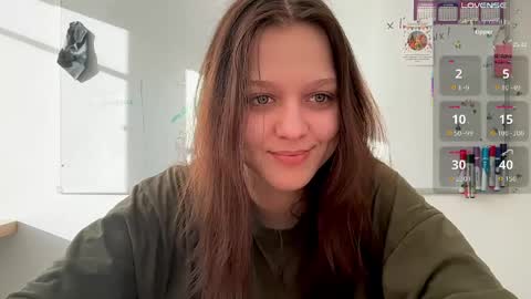 Snapshot of addy_moon chatting on 05-02-26, 03:17 Addy online show from 05-02-26, 03:17