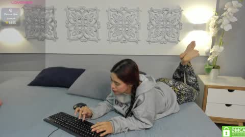 Snapshot of adelaa_11 chatting on 01-22-25, 12:17 Adela Worsth online show from 01-22-25, 12:17