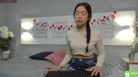 Snapshot of adelaa_11 chatting on 02-15-25, 12:22 Adela Worsth online show from 02-15-25, 12:22