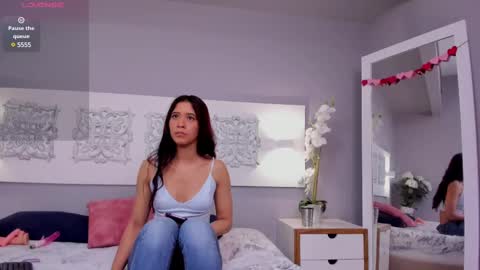 Snapshot of adelaa_11 chatting on 02-28-25, 06:52 Adela Worsth online show from 02-28-25, 06:52