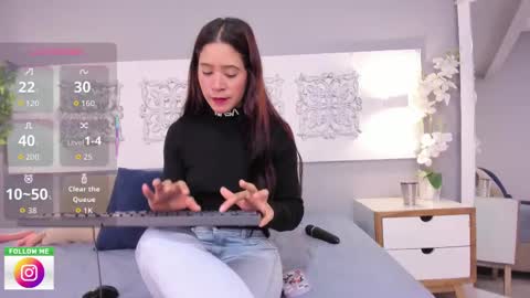 Snapshot of adelaa_11 chatting on 10-14-25, 01:12 Adela Worsth online show from 10-14-25, 01:12