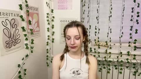 Snapshot of adele0_0 chatting on 12-22-24, 01:44 Adele online show from 12-22-24, 01:44