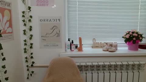 Snapshot of adele0_0 chatting on 02-16-25, 01:05 Adele online show from 02-16-25, 01:05