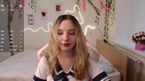 Snapshot of adele0_0 chatting on 09-27-25, 01:05 Adele online show from 09-27-25, 01:05