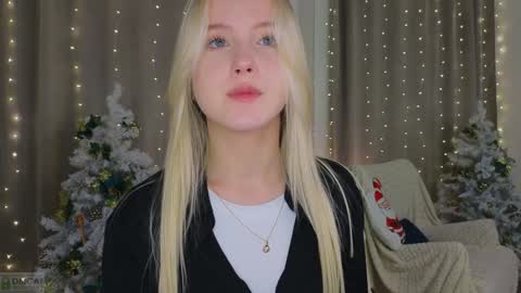 Adele online show from 01-08-25, 12:17