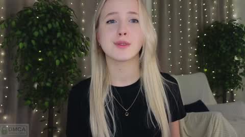 Adele online show from 02-02-25, 12:30