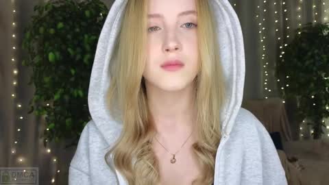 Adele online show from 02-16-25, 09:48