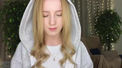 Adele online show from 02-17-25, 12:54