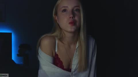 Adele online show from 09-08-25, 09:36