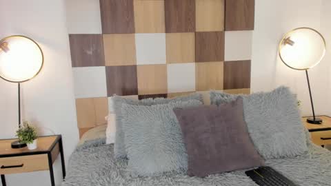 Snapshot of adele_carter_ chatting on 01-08-25, 11:54 Andrea online show from 01-08-25, 11:54