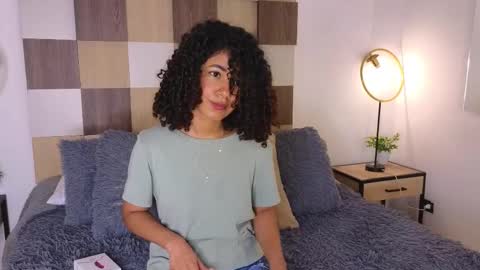 Snapshot of adele_carter_ chatting on 02-24-25, 03:53 Andrea online show from 02-24-25, 03:53