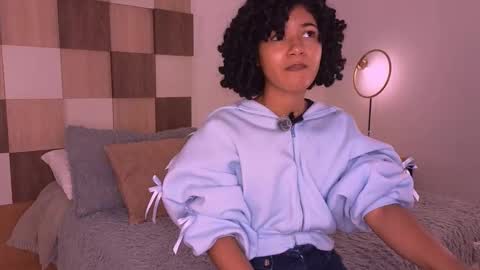 Snapshot of adele_carter_ chatting on 01-14-26, 02:44 Andrea online show from 01-14-26, 02:44