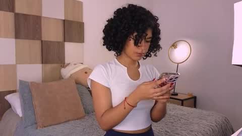 Snapshot of adele_carter_ chatting on 02-07-26, 01:26 Andrea online show from 02-07-26, 01:26