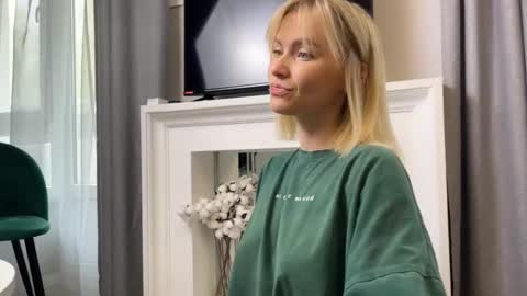 Adele Nick online show from 09-10-25, 08:36