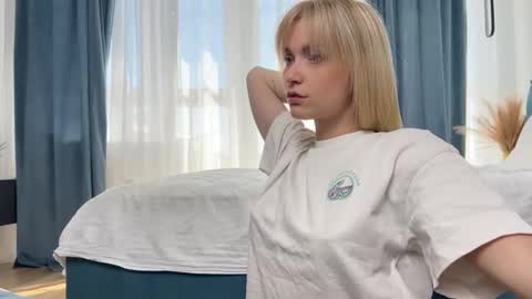 Adele Nick online show from 09-15-25, 08:25