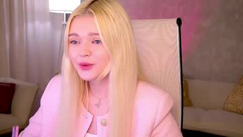 Adele  2200 -700  1000  UTCGMT 100 online show from 04-18-26, 01:53