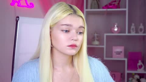 Adele  2200 -700  1000  UTCGMT 100 online show from 04-20-26, 01:52