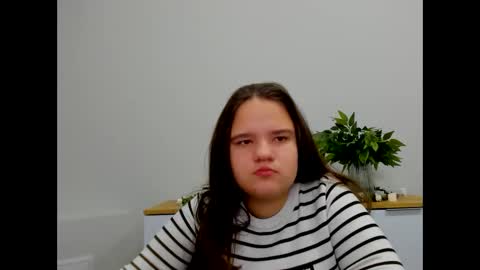 adelecruzz online show from 02-04-25, 08:13