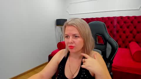 Snapshot of adeleravelle chatting on 07-15-26, 05:23 AdeleRavelle online show from 07-15-26, 05:23