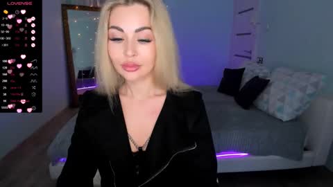 Adele online show from 02-21-25, 12:39