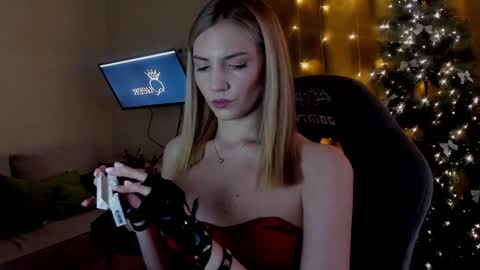 Snapshot of adeleshinem chatting on 01-10-25, 06:09 Adele Shine online show from 01-10-25, 06:09