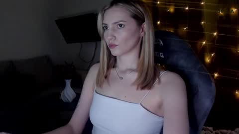 Snapshot of adeleshinem chatting on 01-20-25, 05:48 Adele Shine online show from 01-20-25, 05:48