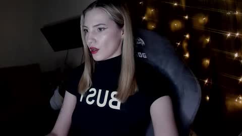 Snapshot of adeleshinem chatting on 03-06-25, 01:03 Adele Shine online show from 03-06-25, 01:03