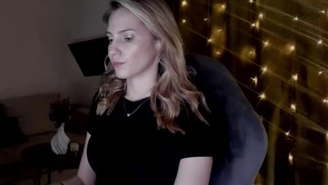 Snapshot of adeleshinem chatting on 03-07-25, 02:12 Adele Shine online show from 03-07-25, 02:12