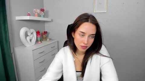 Adele online show from 03-19-26, 06:39