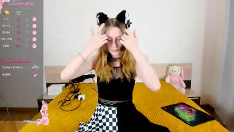 Snapshot of adelina_cowell chatting on 09-24-25, 09:45 Adelina online show from 09-24-25, 09:45