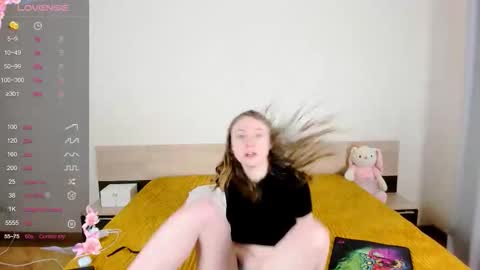 Snapshot of adelina_cowell chatting on 09-27-25, 10:20 Adelina online show from 09-27-25, 10:20
