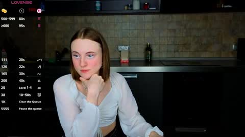 Snapshot of adelina_cowell chatting on 06-06-26, 02:11 Adelina online show from 06-06-26, 02:11