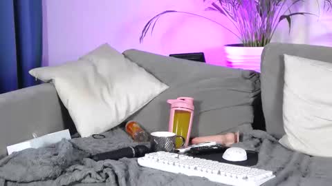 Snapshot of adelinecarter chatting on 10-13-25, 03:06 Adeline online show from 10-13-25, 03:06