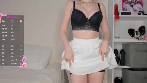 Snapshot of adelins_peach chatting on 01-15-26, 11:04 adelins_peach online show from 01-15-26, 11:04