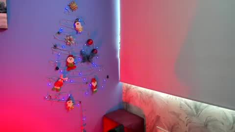 Snapshot of adellelennox_cg chatting on 12-24-24, 02:33 Adelle online show from 12-24-24, 02:33