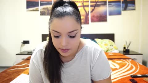 Adellineee online show from 02-10-25, 09:47