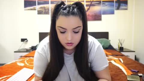 Adellineee online show from 02-20-25, 10:37