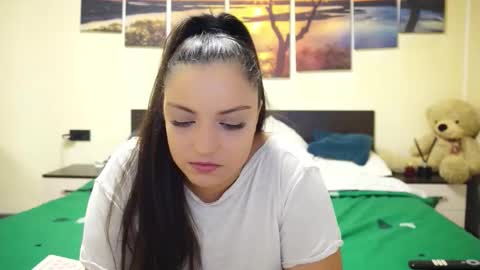 Adellineee online show from 10-10-25, 10:42