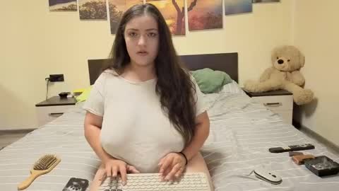 Adellineee online show from 05-22-26, 08:47