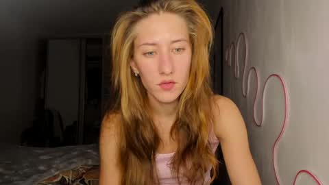 Adell online show from 05-12-26, 09:34