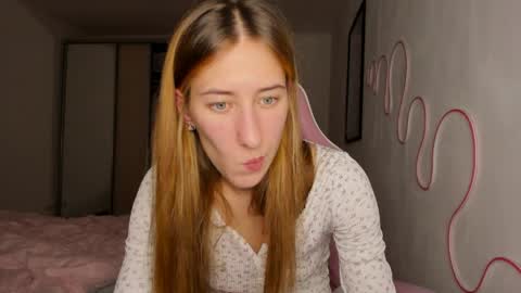 Adell online show from 06-08-26, 09:37