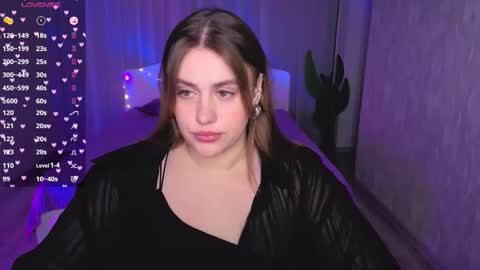 Snapshot of adelynnn chatting on 10-10-25, 04:17 Ada online show from 10-10-25, 04:17