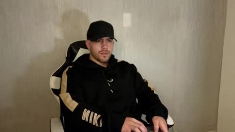 Ades online show from 10-10-25, 11:42