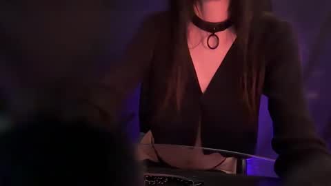 Snapshot of adessamoon chatting on 01-06-25, 01:52 Adessa online show from 01-06-25, 01:52