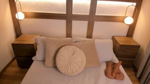 Snapshot of adhara_black01 chatting on 11-20-25, 01:44 Adhara online show from 11-20-25, 01:44