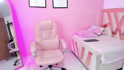 Snapshot of adharacute18_ chatting on 10-09-25, 01:42 ADHARA online show from 10-09-25, 01:42