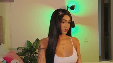 Isabellafirst online show from 10-24-25, 01:03