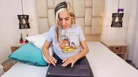 AdharaSmithh online show from 02-11-25, 10:07